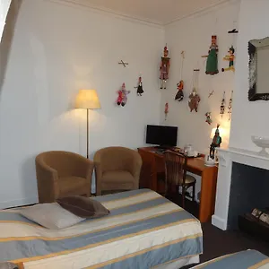 Couette-café An Officers House